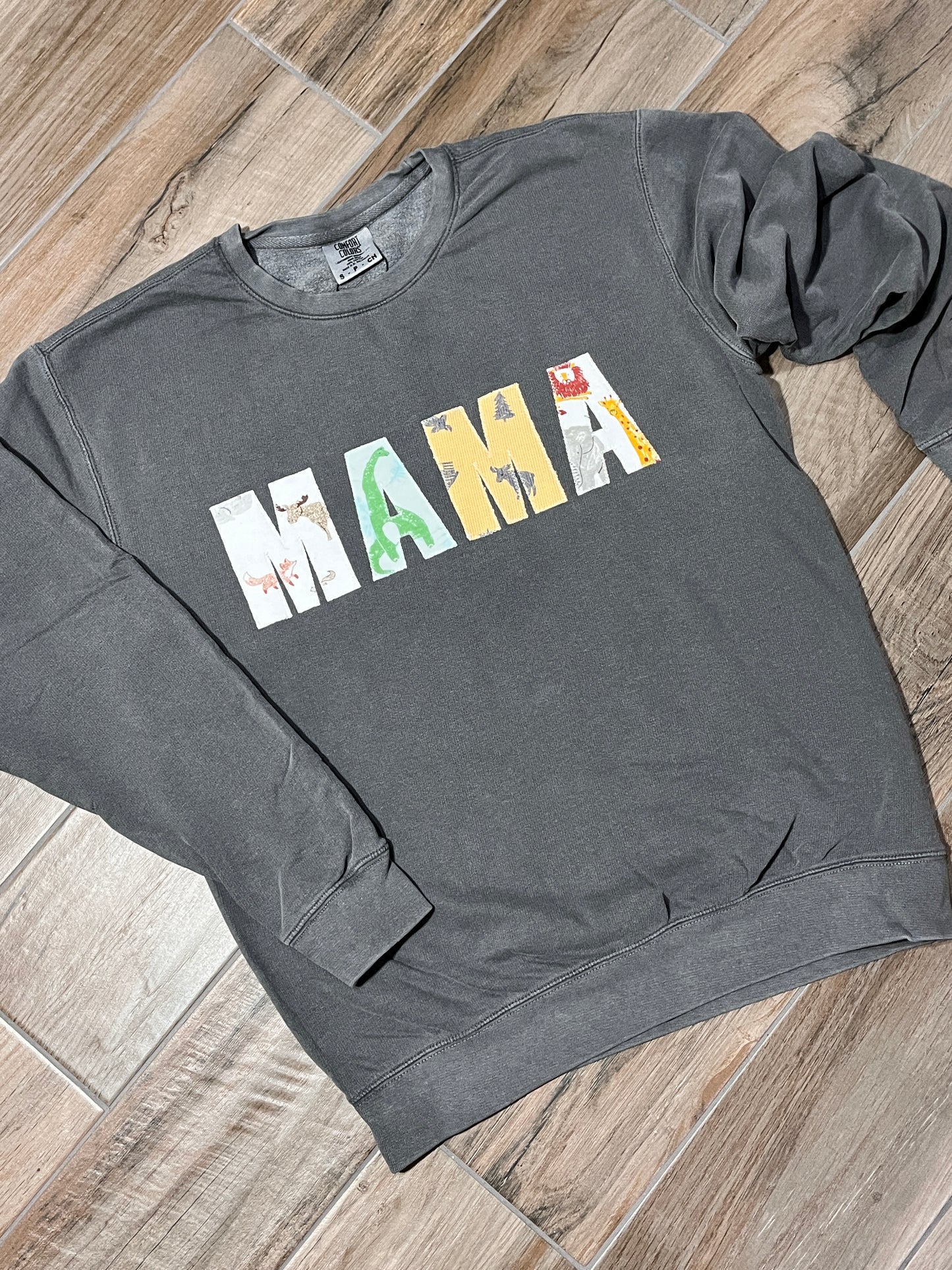 MAMA Crew Neck